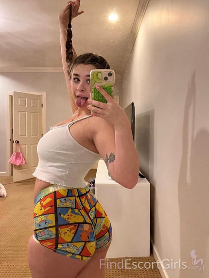 Maeva_smills